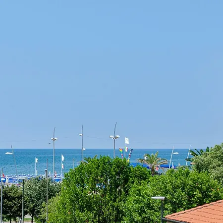 Hotel Perla Del Mare Lido di Camaiore Exterior foto